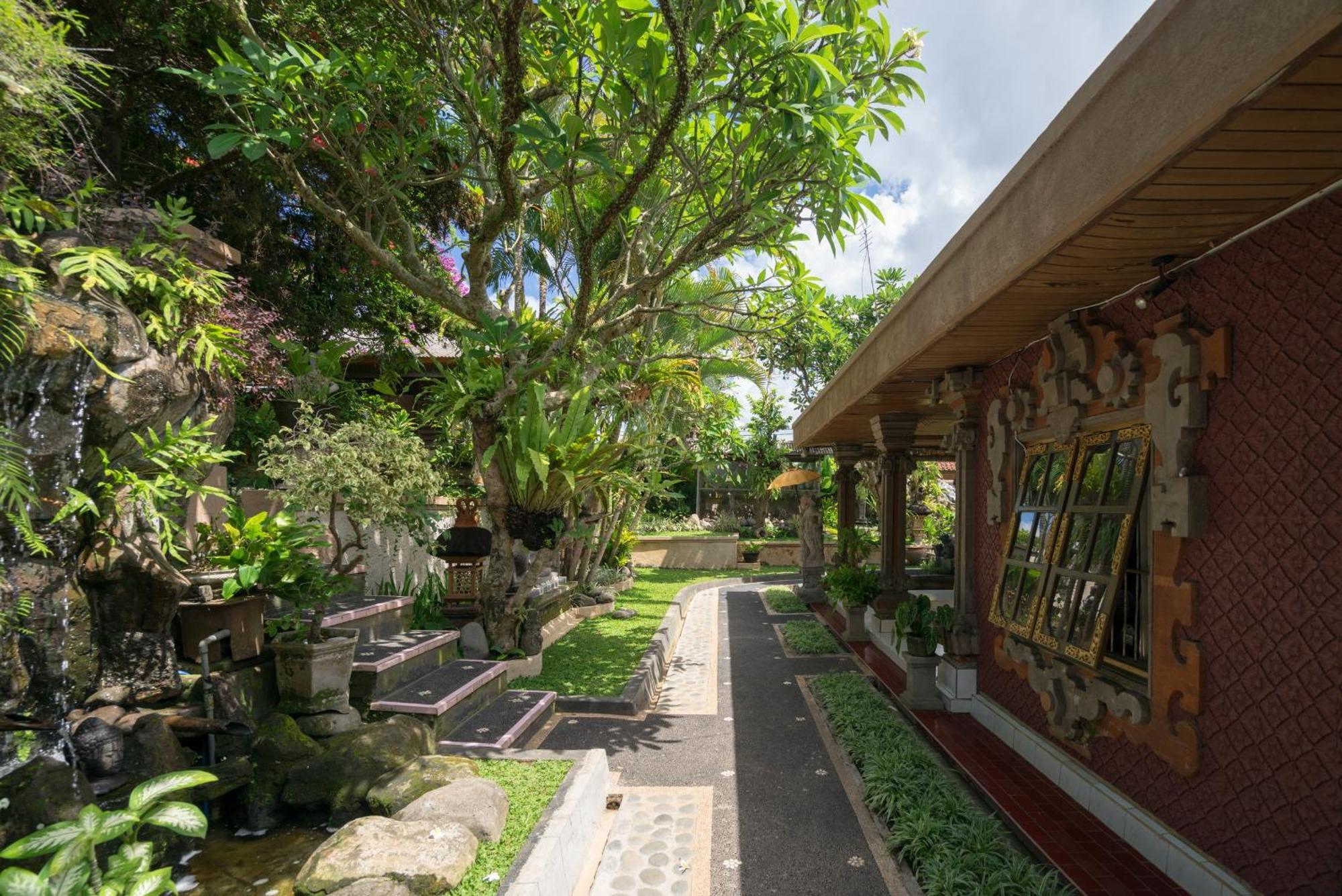 Nuaja Balinese Guest House Убуд Экстерьер фото